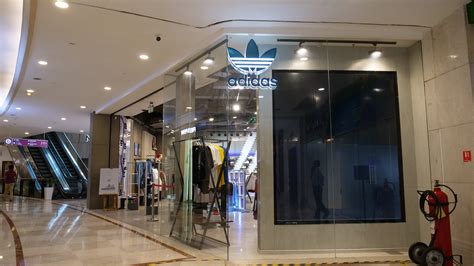 adidas neo showroom near me.